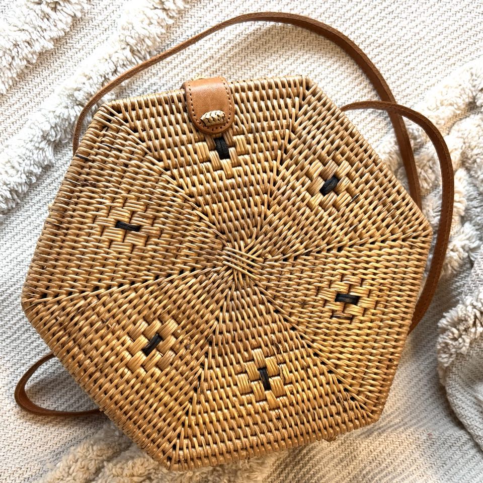 Rattan Purse - Hexagonal Design